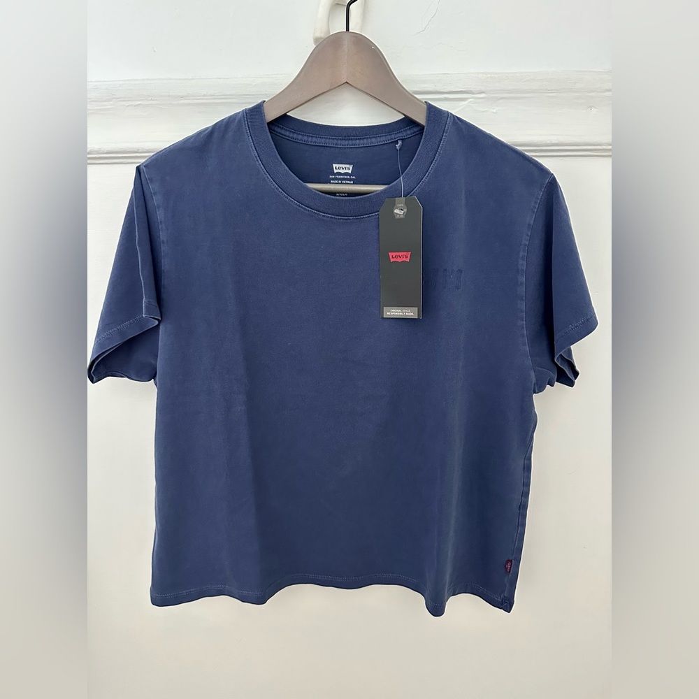 Levi’s new women’s T-shirt size S